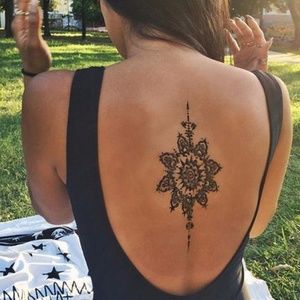 Hi Im Jen and im looking for amzazing bathing suit